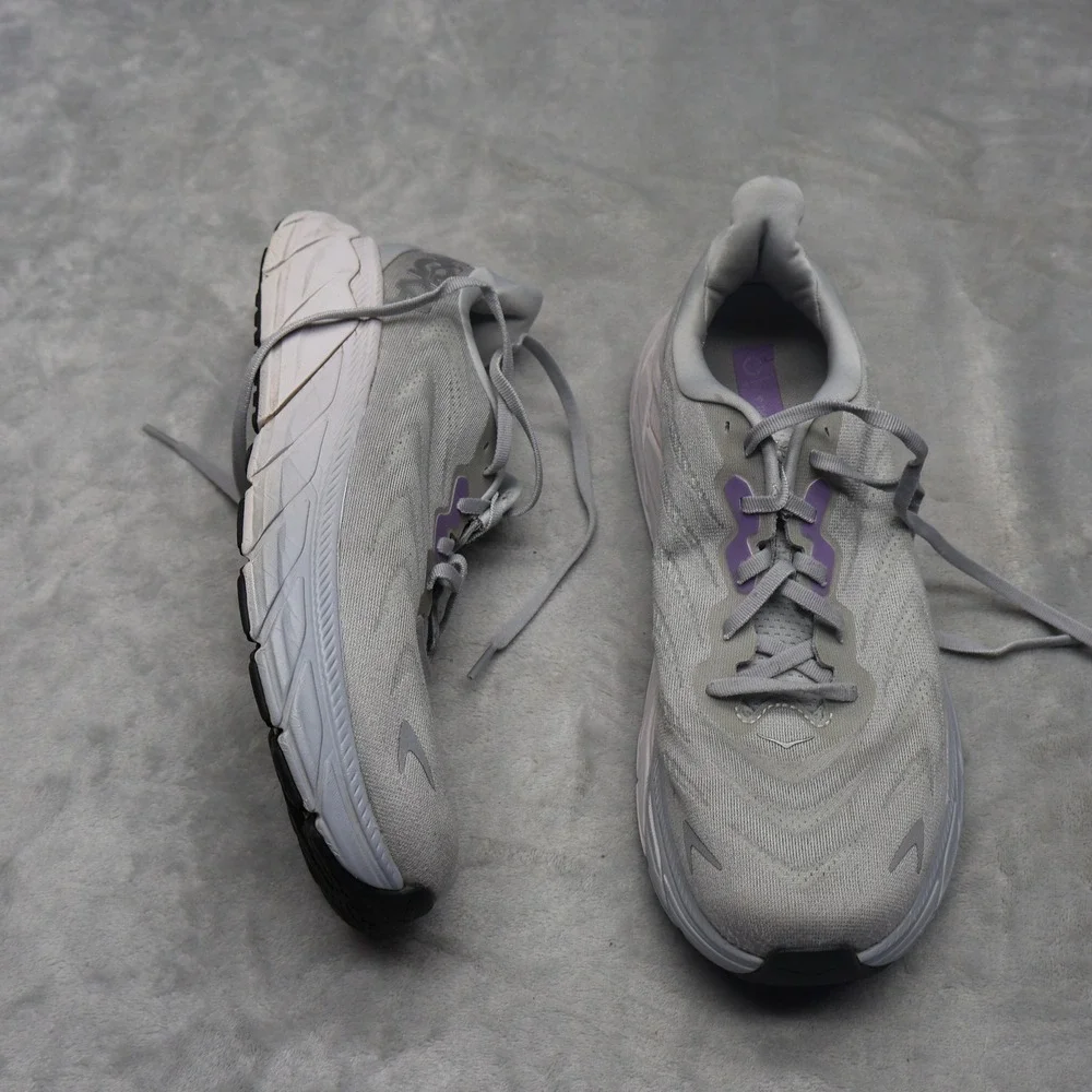 Hoka‎ Women 10.5D Wide Athletic Shoes Grey Arahi 6 Lightweight Running Chunky